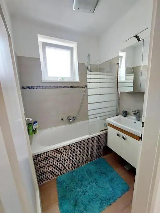 Modern 3 Bedroom Apartment Vienna Austria