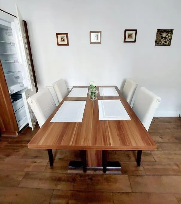 Modern 3 Bedroom Apartment Vienna