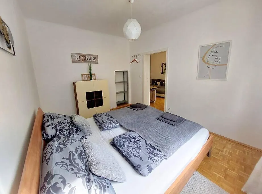 Modern 3 Bedroom Apartment Vienna